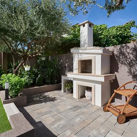 Demonta Villa Trogir