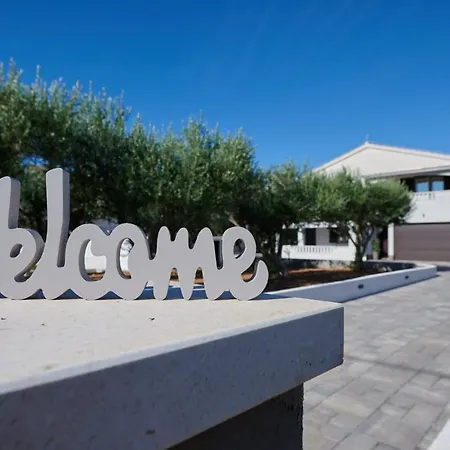 Demonta Τρογκίρ