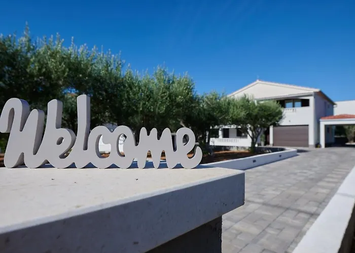 Demonta Трогир